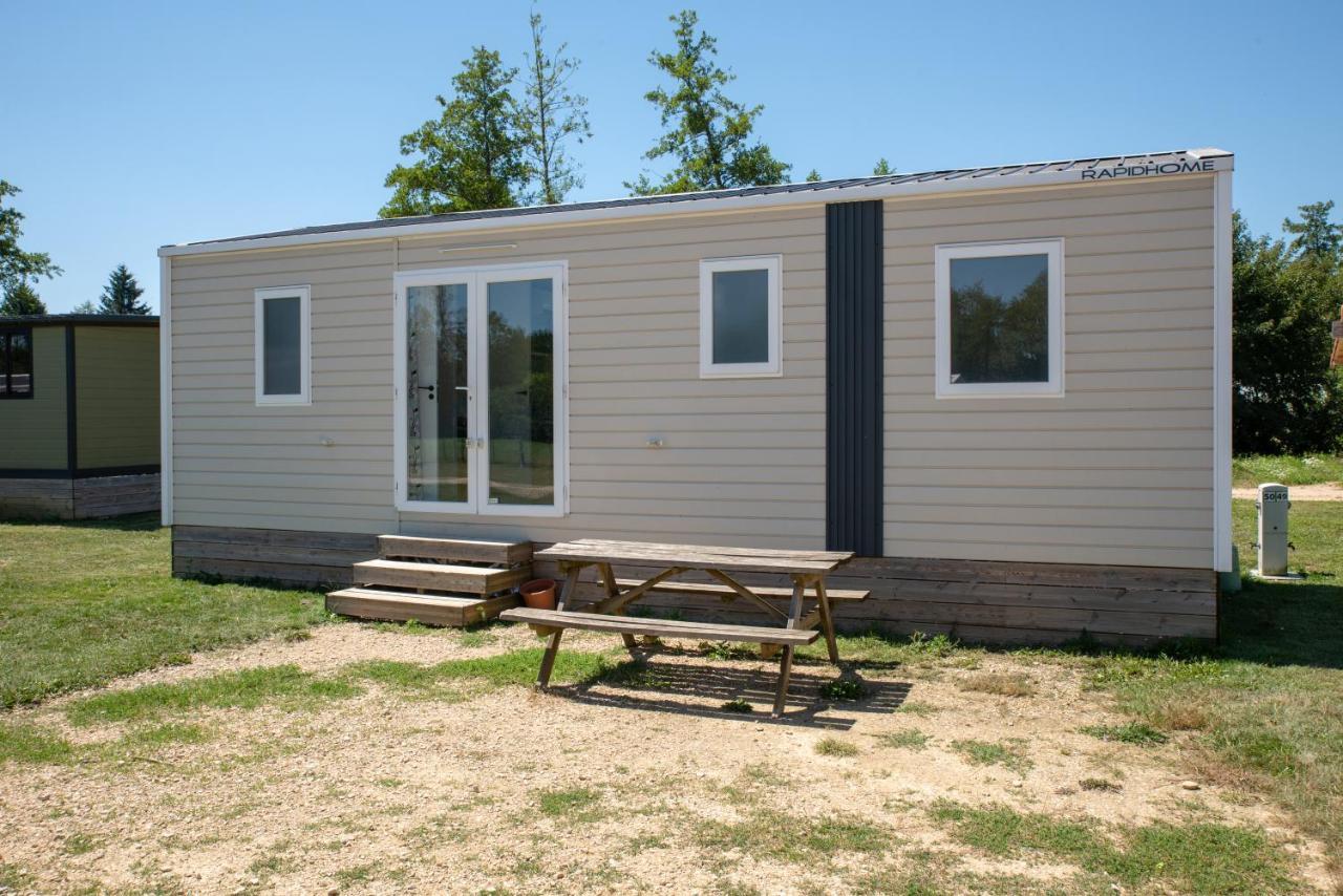 Camping Du Sevron Saint-Etienne-du-Bois  المظهر الخارجي الصورة
