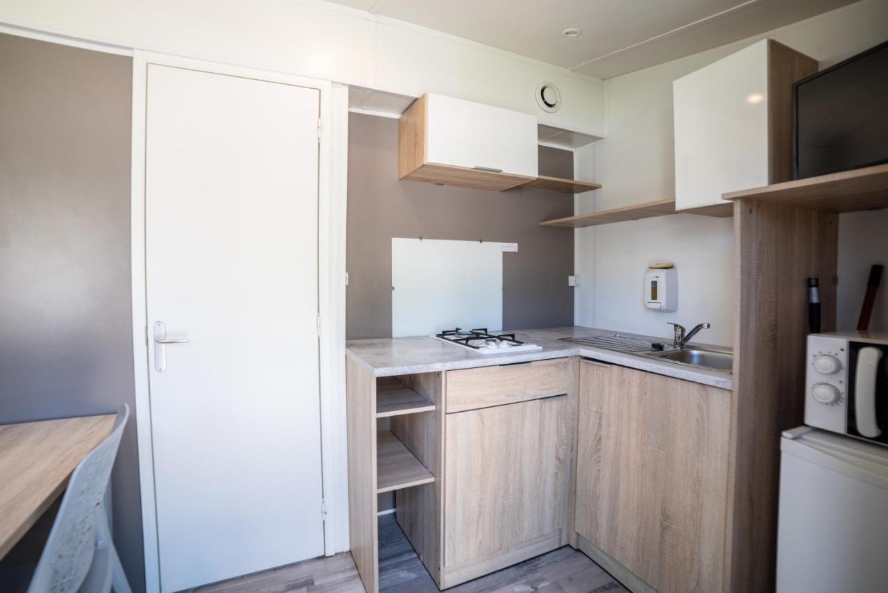 Camping Du Sevron Saint-Etienne-du-Bois  المظهر الخارجي الصورة