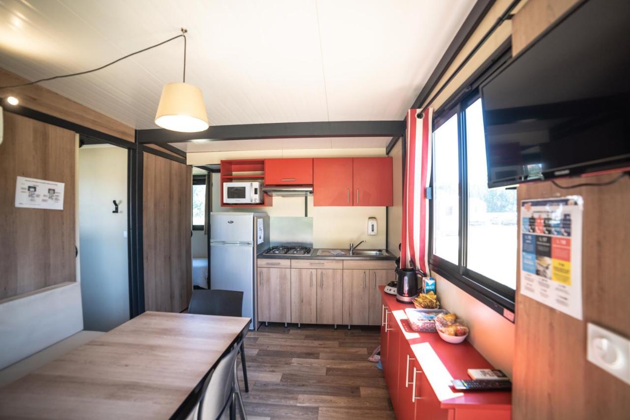Camping Du Sevron Saint-Etienne-du-Bois  المظهر الخارجي الصورة