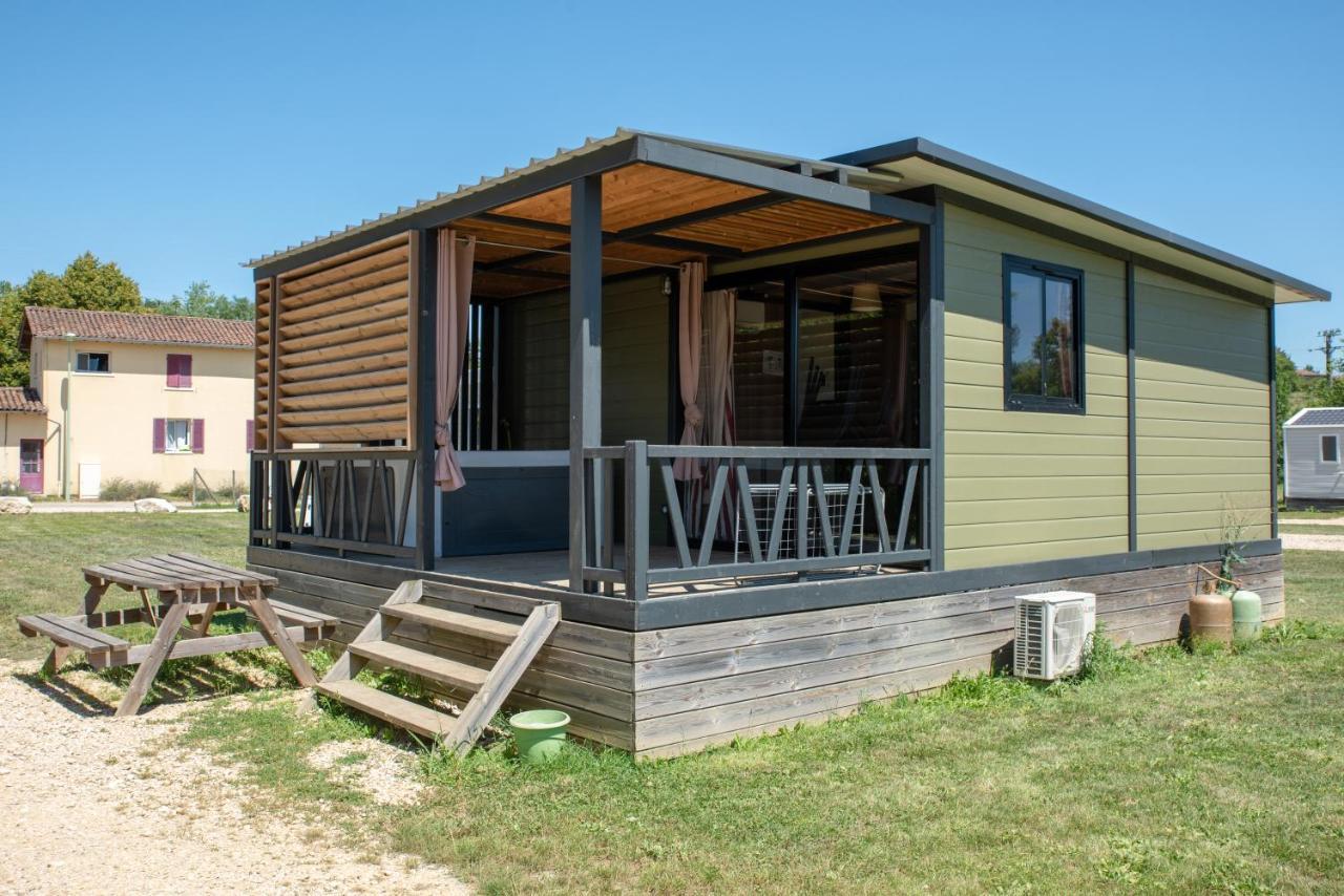Camping Du Sevron Saint-Etienne-du-Bois  المظهر الخارجي الصورة