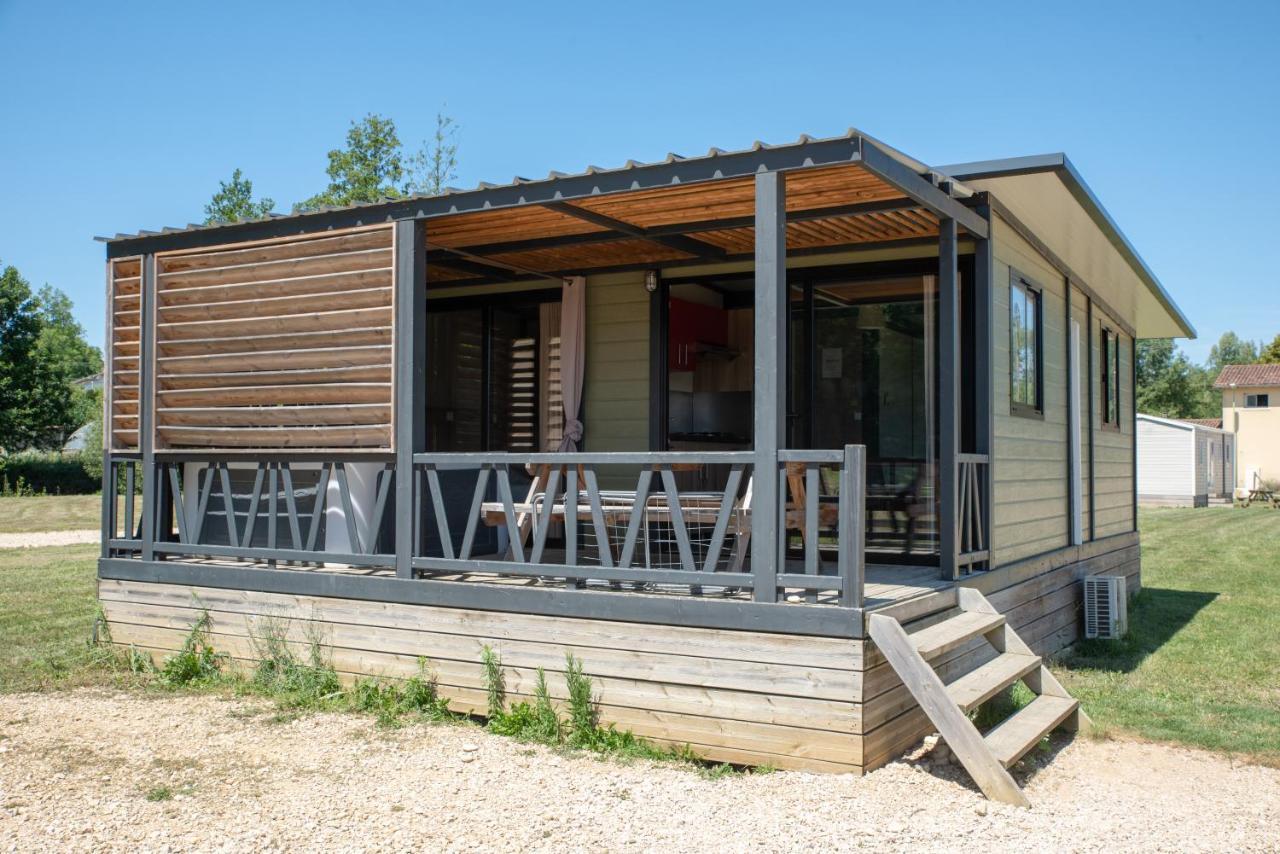 Camping Du Sevron Saint-Etienne-du-Bois  المظهر الخارجي الصورة