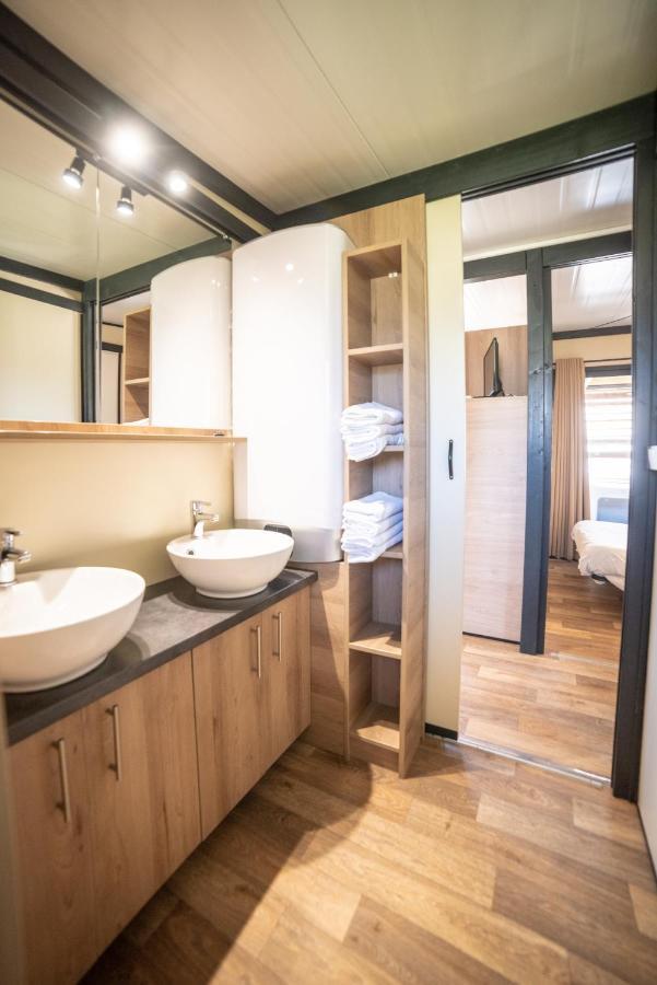 Camping Du Sevron Saint-Etienne-du-Bois  المظهر الخارجي الصورة