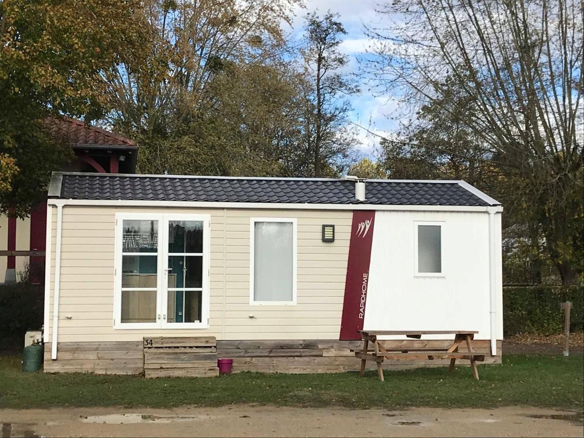 Camping Du Sevron Saint-Etienne-du-Bois  المظهر الخارجي الصورة